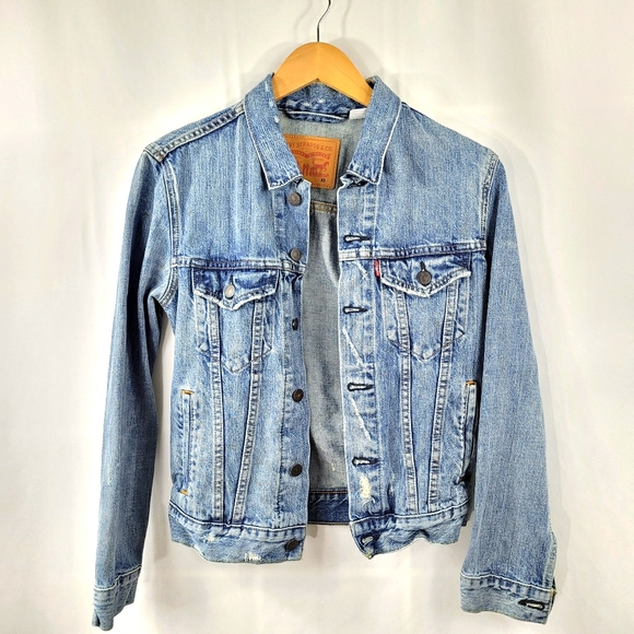 Levi's Jackets & Blazers - Levi's Trucker Denim Jacket